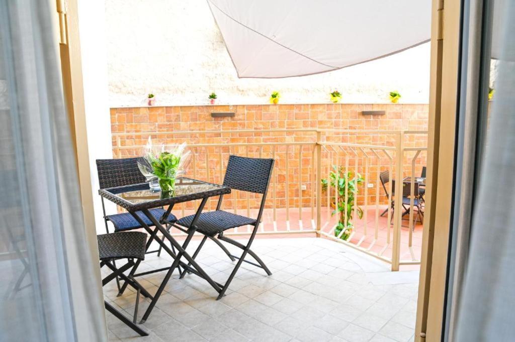 Residenza Suarez Bed and Breakfast Napels Buitenkant foto